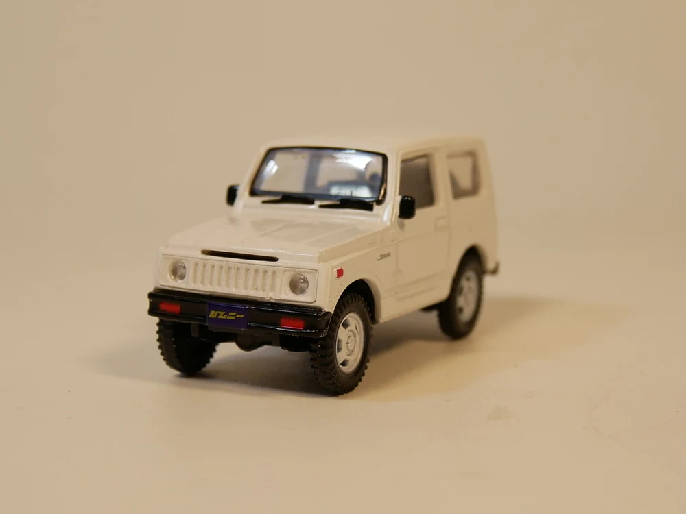 AOSHIMA 1: 64 SUZUKI Jimny SJ30 модель автомобиля(пластиковый материал - Цвет: Белый