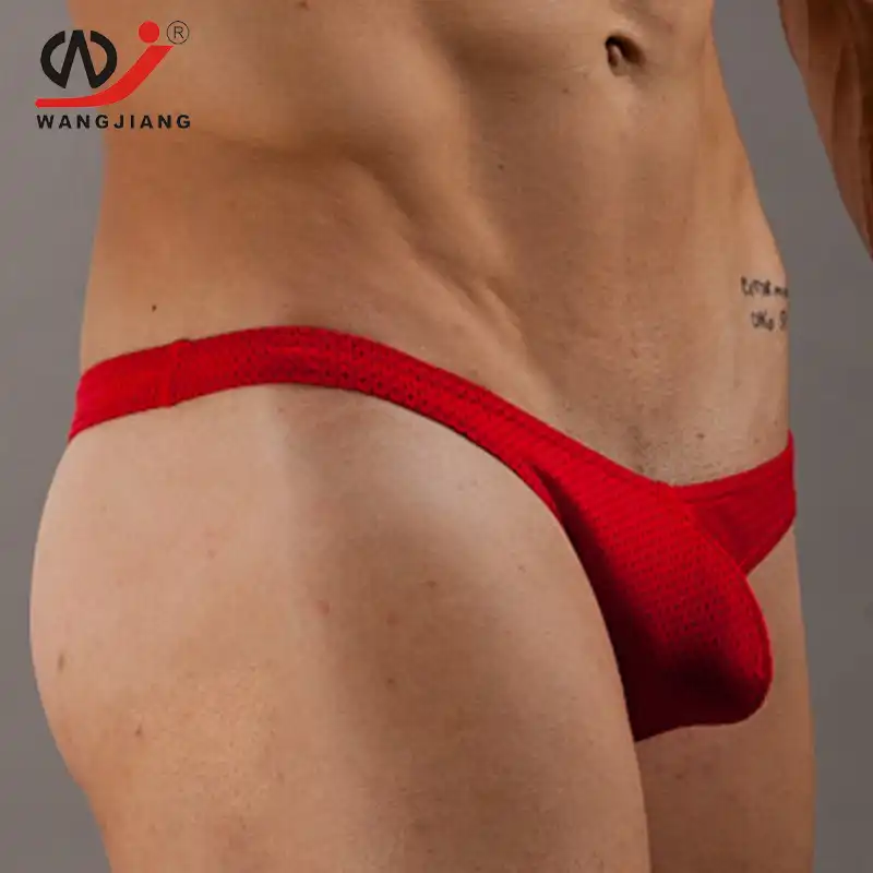 chicos jovenes en ropa interior