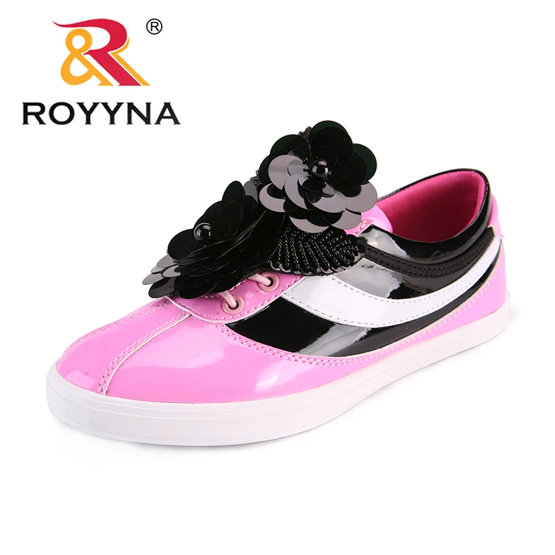 

ROYYNA New Fashion Style Women Flats Outdoor Sneakers Shoes Flower Women Casual Shoes Microfiber Lady Shoes Fast Free Shipping