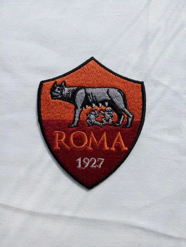 

2pcs/lot Football soccer fussball club Team RO-MA logo iron on Patch Aufnaeher Applique Buegelbild Embroidered badge