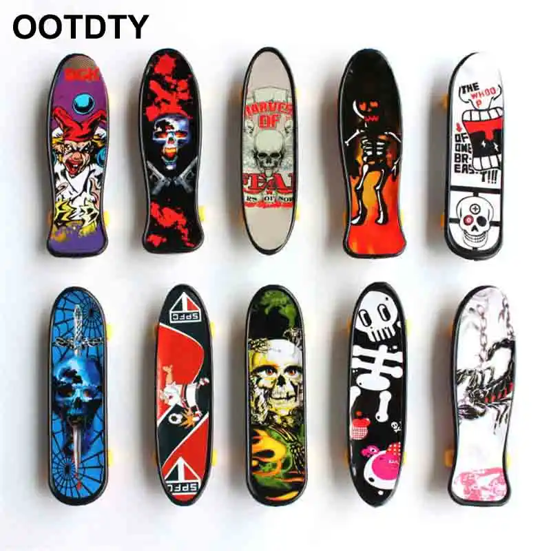 Cool Skull FingerBoard Mini Skateboard Kid Toy Party Favor Gift