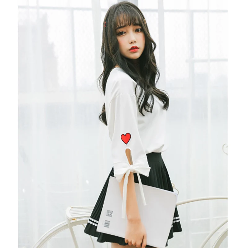 

Womens Casual Korea Style T-shirt O-Neck Solid Hollow Out Tshirt Harajuku Sweet Heart Print Bow Half Sleeve T-Shirt Casual 2019