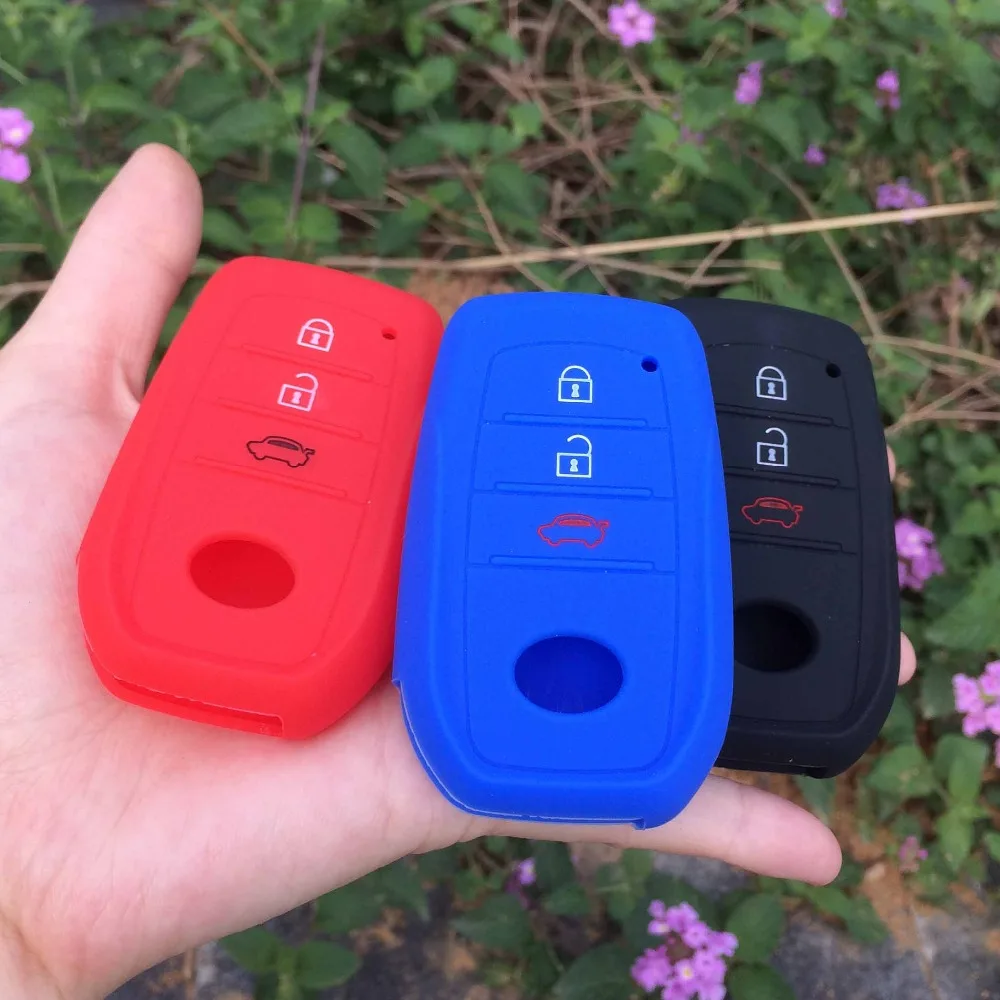 

3 buttons silicone Car Key Case cover For Toyota Highlander Land Cruiser Riez RAV4 Camry Prado Auto Key Scratches Protector
