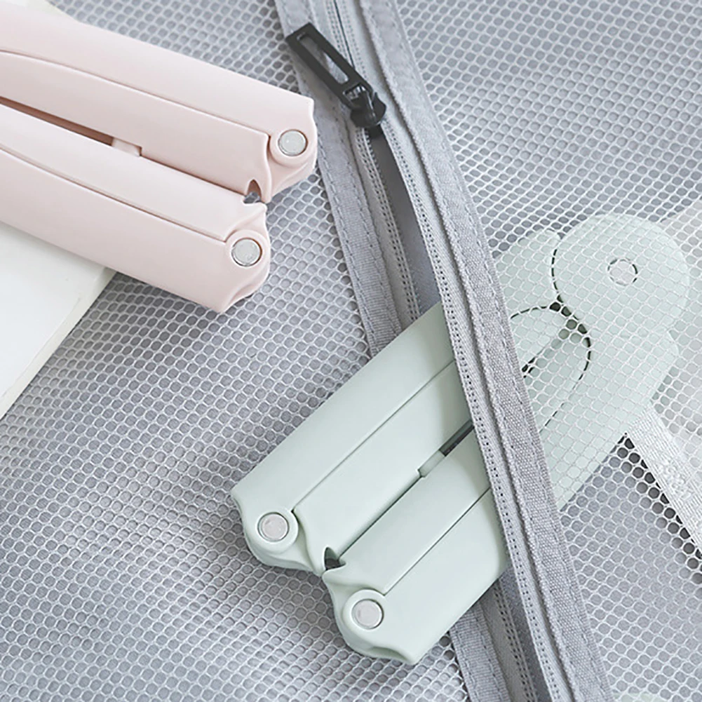 Nuovo Portatile Pieghevole Vestiti Appendiabiti Armadio Risparmio di Spazio Cappotto Essiccazione Rack Organizer Strumento di Casa Pieghevole Gancio