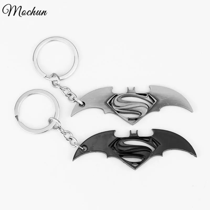 

The Avengers Batman Superman Key Chain Super Hero Pendant Keychain Figure Llavero Chaveiro Metal Key Ring Holders For Fans Gifts