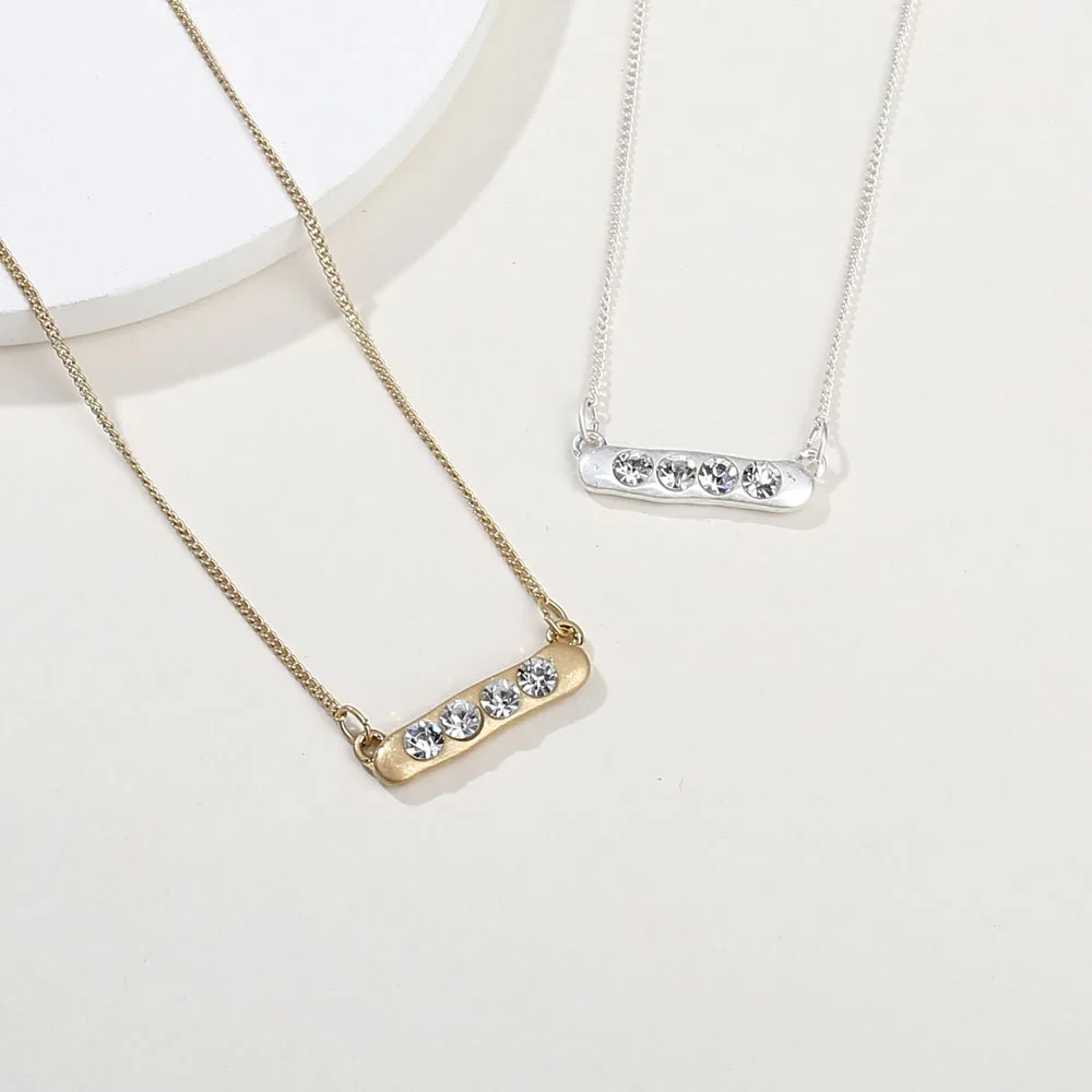 

Burn Gold Silver Short Dainty Chain Crystal Zinc Alloy Bar Pendant Necklace