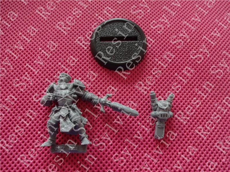

-Resin toys Holy Zealots Free shipping