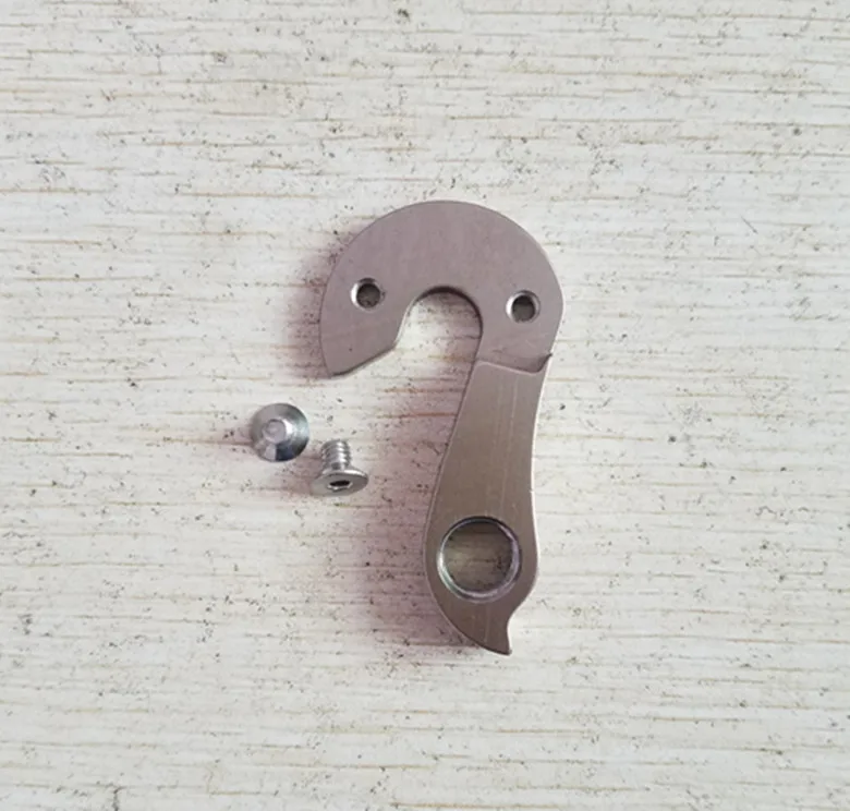 

Repaceable dropout hanger