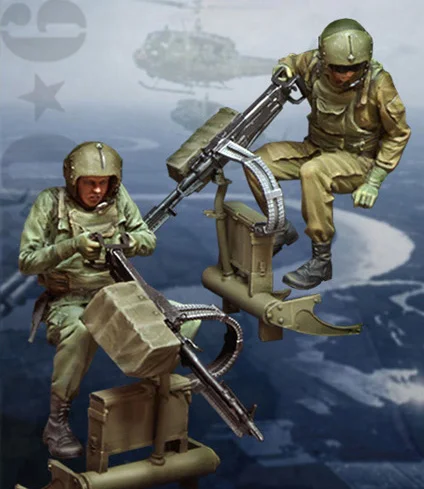 

1/35 Scale Unpainted Resin Figure U.S Helicopter Door Gunner with MG ( )