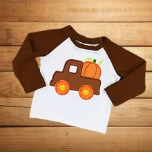 Новые эксклюзивные футболки на Хэллоуин для маленьких мальчиков, одежда коричневый, тыквенная карета, хлопковый топ для грузовика, детская одежда с длинными рукавами