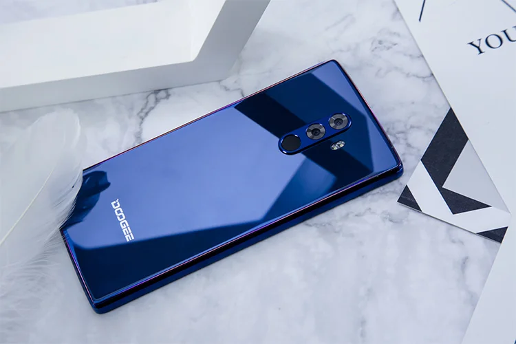 DOOGEE MIX 2 6GB RAM 128GB ROM MTK Helio P25 2.5GHz Octa Core 5.99 Inch Bezel-less FHD+ Screen Quad Camera Android 7.1 4G LTE Smartphone