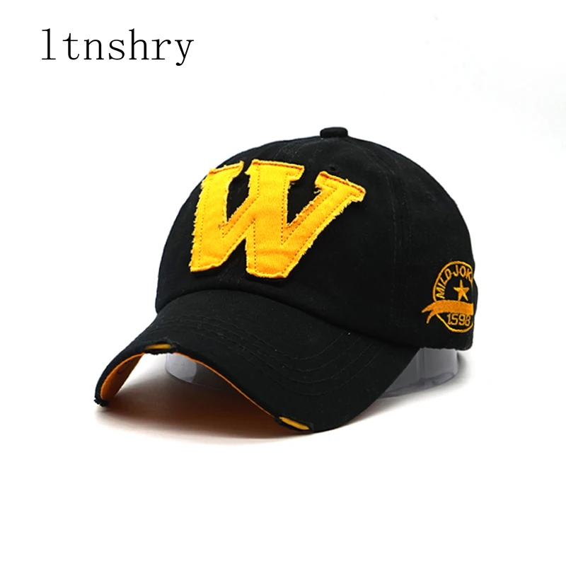 fitted hat vs snapback