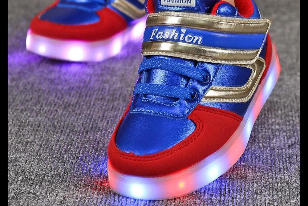 boys-glowing-sneakers-1_04