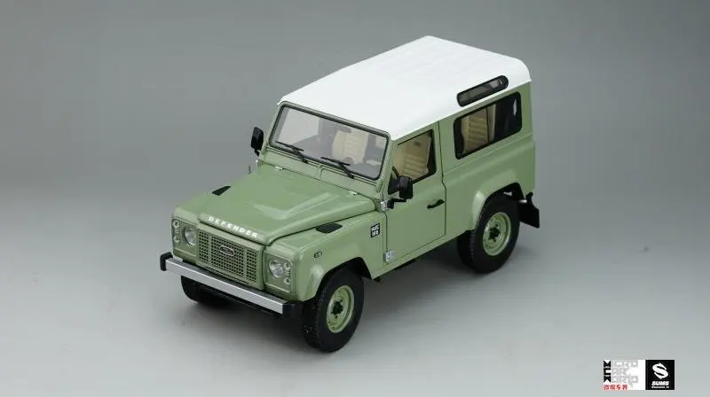 Литая модель автомобиля Почти настоящий Defender 90 Heritage Edition 1:18(зеленый)+ маленький подарок