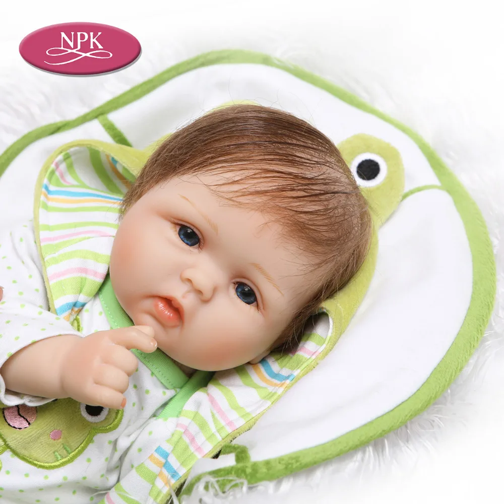 NPK 55CM Reborn Baby Doll Silicone Lifelike Newborn Baby Girl Lovely Cosplay Frog Reborn Doll Bebe Menina With Soft Plush Frog  (8)