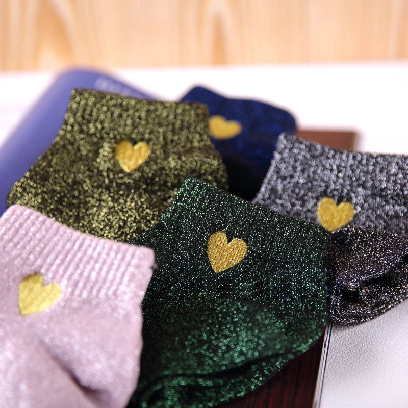 Женские блестящие носки для девочек, Harajuku Kawaii, короткие носки с сердечками, короткие носки с низким вырезом, Забавные милые носки ярких цветов, новинка года