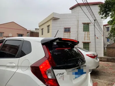 

For Honda Fit Spoiler R style with long LED light High Quality ABS Material Car Rear Wing Primer Color Rear Spoiler 2014-2019