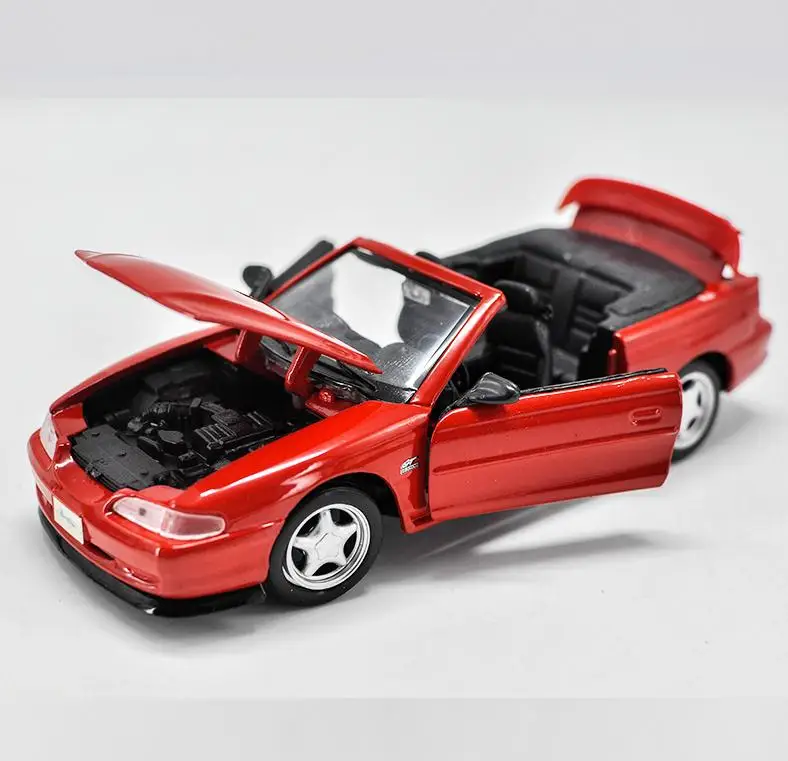 Модель машины высокой имитации 1967 Mustang GT ностальгическая версия 1:24