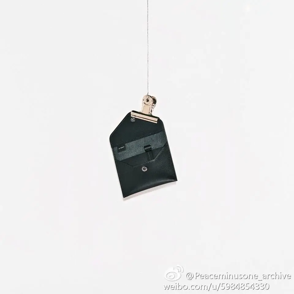 NEW-G-Dragon-Peaceminusone-PMO-PU-Mini-Bag-Collection-Purse-Black-Mini-Wallet (4)