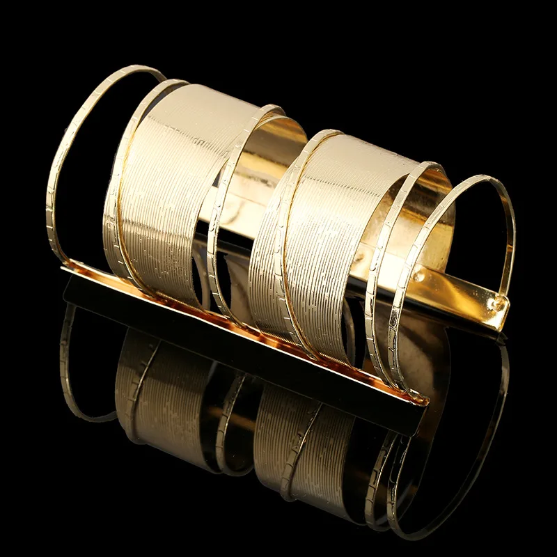 Gold bangle bracelet engraved for women Gold bangle bracelet engraved for women