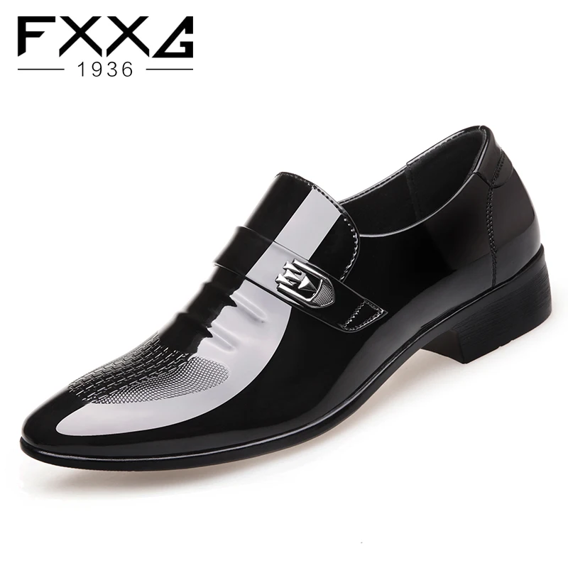 

Men's business shoes with pointed toes and low set feet PU bright leather shoes for men 99756
