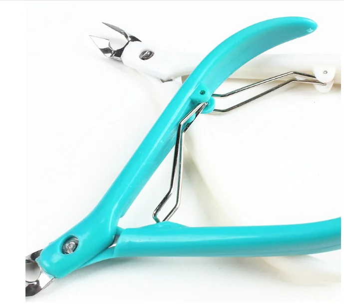 

1pcs Nail Dead Skin Pliers Scissors Plastic Handle Cuticle Nippers Clipper Useful Cuticle Scissor Wholesale Available