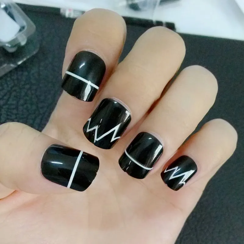 

Shiny Black False Nails Serrated Line Patterns Acrylic Fake Nail DIY Salon Product Manicure Tools 24Pcs Z097