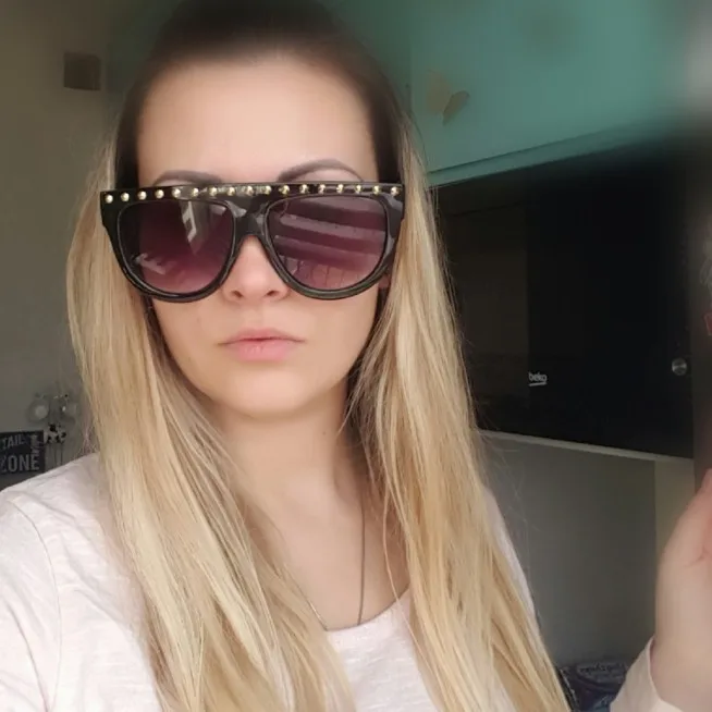 

CL Sunglasses Fashion female Personality Rivet Large Frame glasses Women And Men Eyewear Vintage Oculos de sol UV400