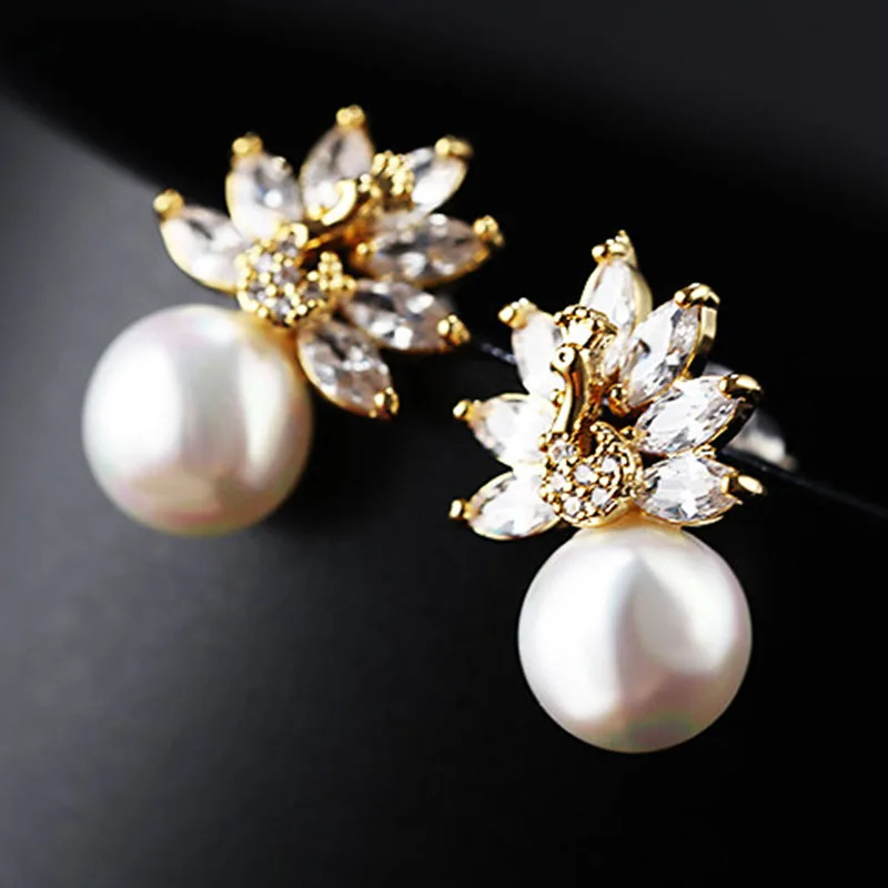

Gold Silver Earrings Cute Animal Pearl Peacock Style Stud Earrings for Women Hot Sale Party Ear Cuffs Ear Jewelry Gift