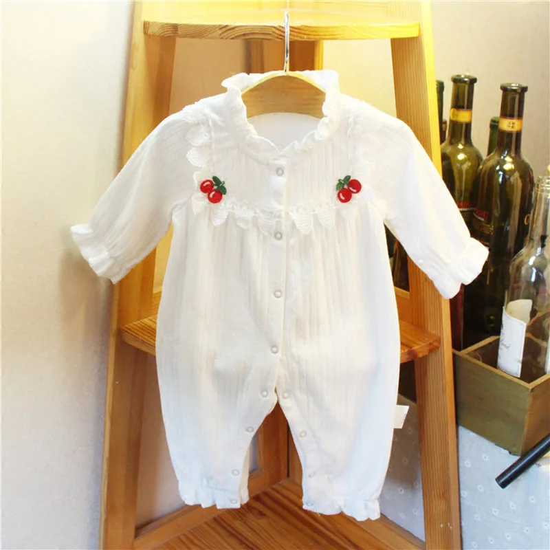 

2018 New Fall Winter Baby Girl Cotton Jumpsuit Rompe Overall White Berry Sleeping Clothing Infant Outfit Clothes Born 3m 6m 1t