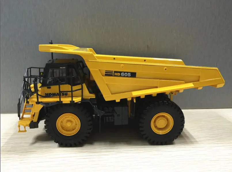 Игрушечная модель в подарок UH8009 масштаб 1:50 Komatsu HD605 внедорожник строительные