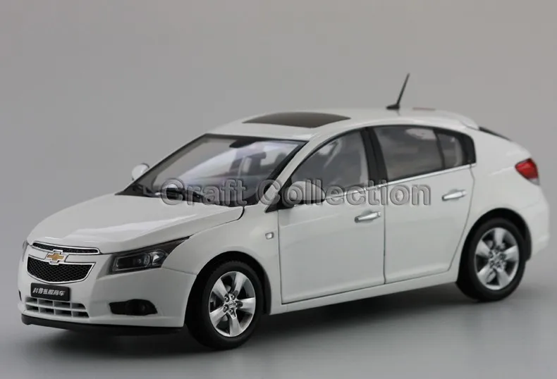 Chevrolet cruze 1:18. Chevrolet aveo 250 scale model. Chevrolet cruze модель 1:18. Chevrolet cruze модель 1:18. моделька круз.