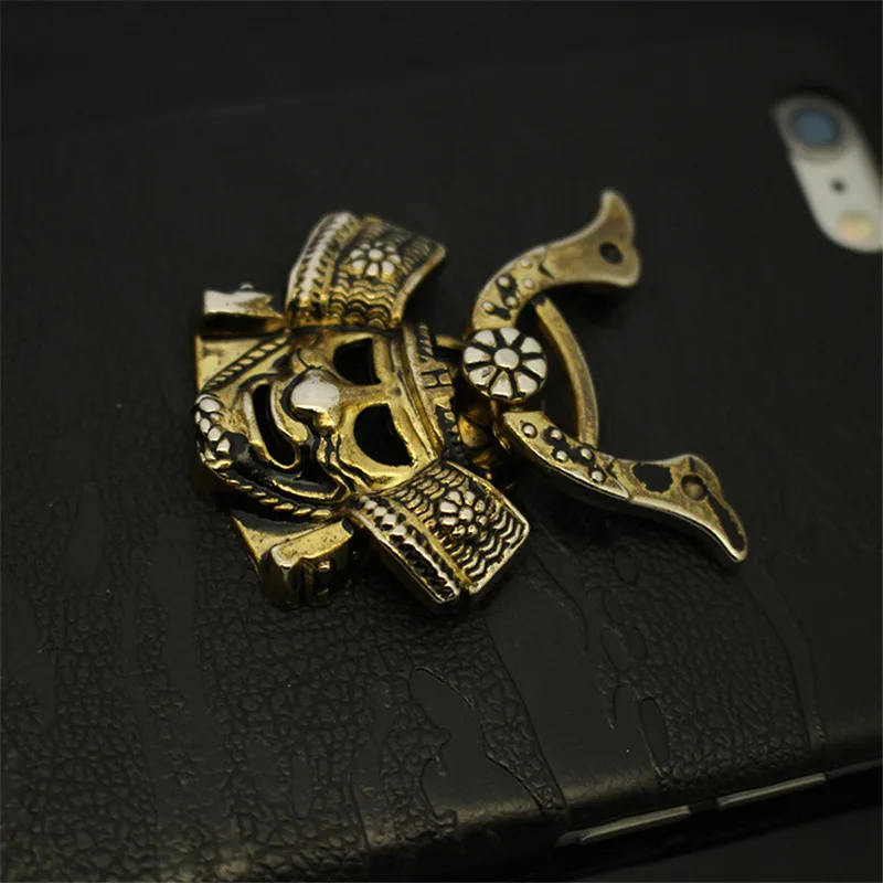 EDC-Outdoor-Pocket-Tool-Pure-Copper-IPHONE-X-8-Mobile-Phone-Holder-Brass-Samurai-Mask-Personality (2)