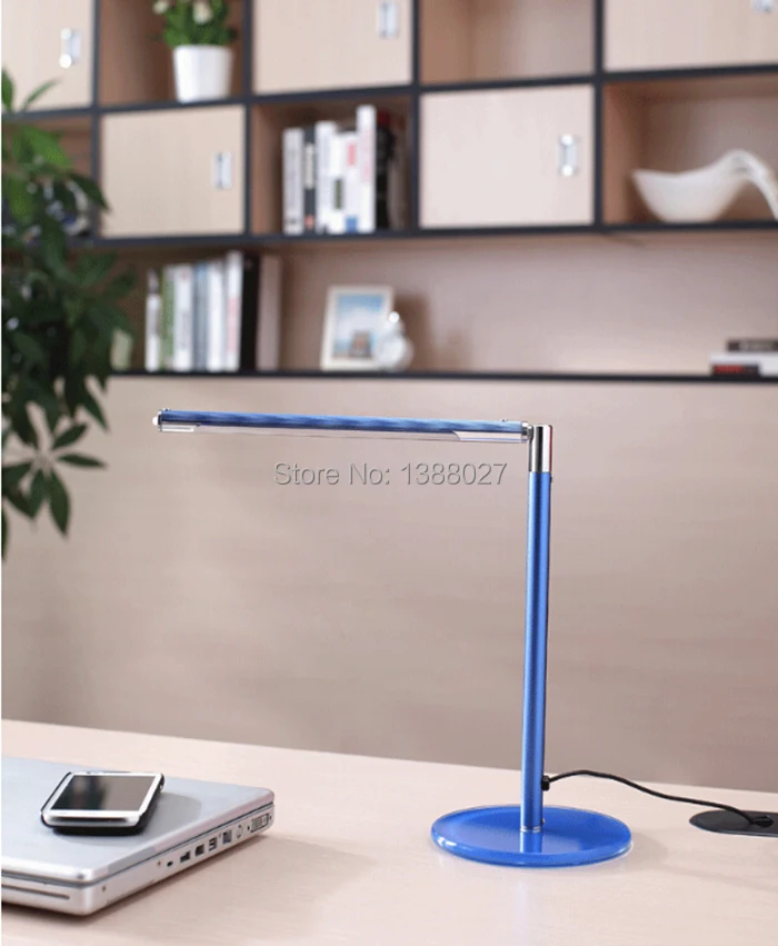 desk lamp 1.jpg