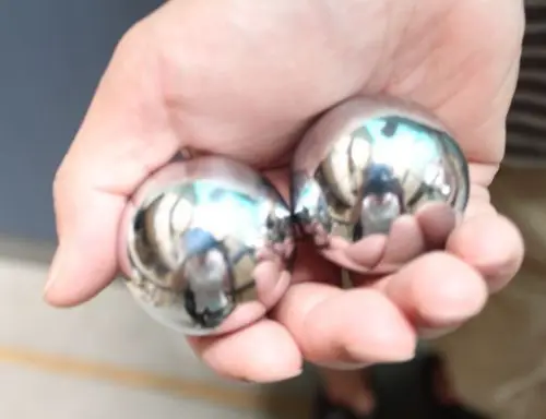 

A set of Heavier Chinese BaoDing IRON Balls W/ Crispy Chimes for Man