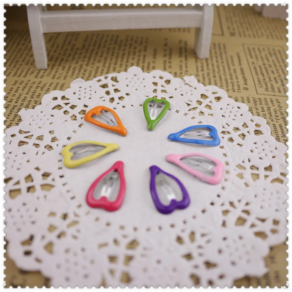 

10 pcs/lot Dog Hairpin BB Folder Pet Hair Accessories 2.5cm Heart-Shaped Ultra-Small Mini Pet Accessories Free Shipping