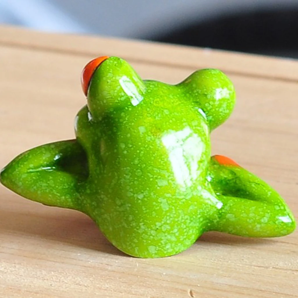 Resin Crafts 3D Frog Figurine Miniature Statue Office Desk Decor Home Table Office Bedroom Decorative Artwork Great As Gift 