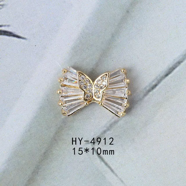 912
