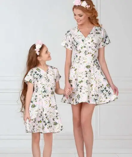 moms in short dresses
