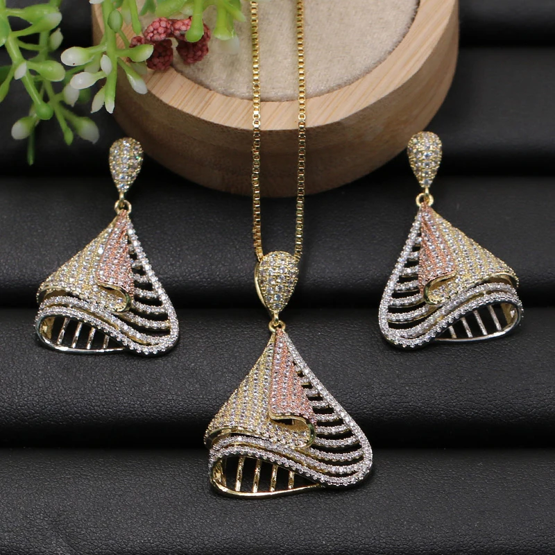 

LanRuiSha Jewelry Set Bridal Exquisite Special Fan Shape Micro Paved Cubic Zircon Necklace with Earrings for Engagement Best Gif
