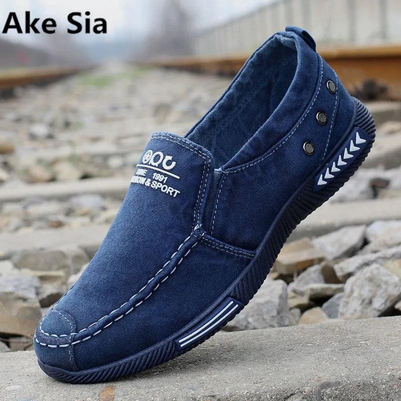 Ake Sia Summer new men’s canvas shoes a breathable lazy shoes men’s low