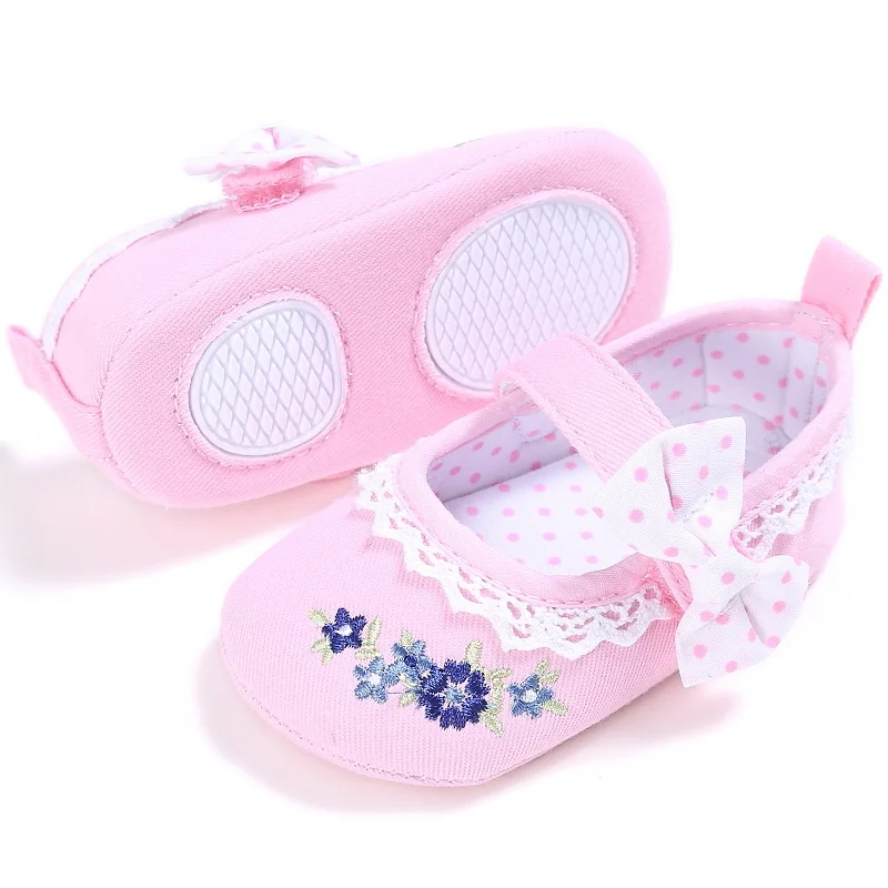 2017 милые, детские весенние бантом Вышивка шик Принцесса Обувь для младенцев Нескользящие Детские туфельки Prewalker