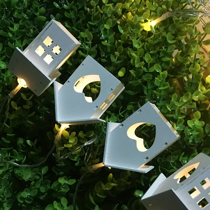 

Christmas String Lingts With Battery Box Wood House Shape Hollow Heart 10 LED Bulbs Light For Wedding Party Decoration DTT88
