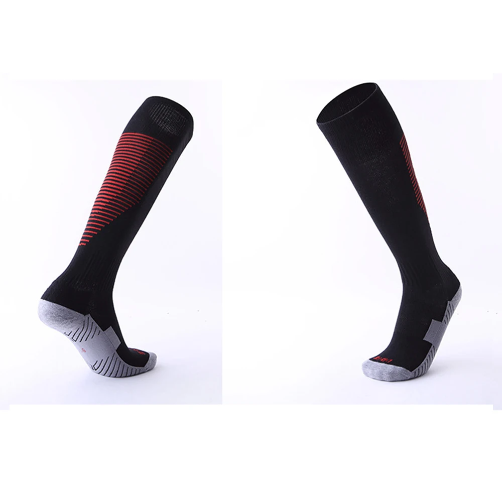 Новые футбольные носки детские футбольные носки Спортивная одежда выше колена Футбол Хоккей регби бег чулок длинные спортивные носки мужские - Цвет: black mix red