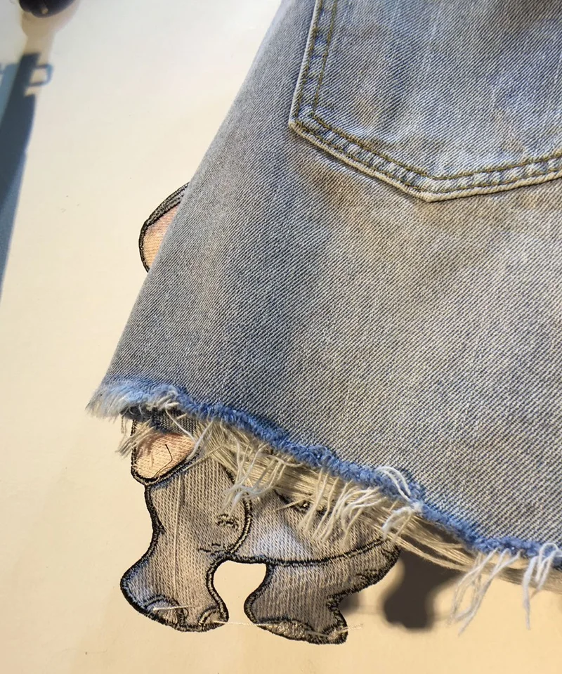 Cakucool New Summer Denim Shorts Heavy Beading Elephant Shiny Chic Shorts Empire Ripped Holes Slim High Waist Shorts Female