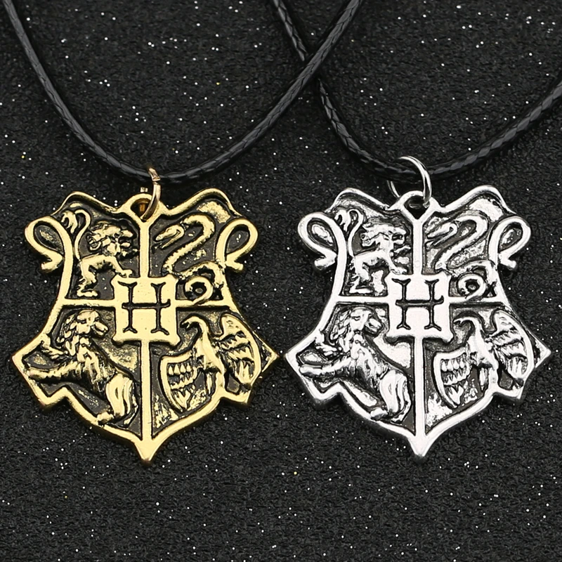 

Hogwarts School Badge Crest Necklace Gryffindor Hufflepuff Ravenclaw Slytherin Vingtage Retro Pendant Movie Jewelry Wholesale
