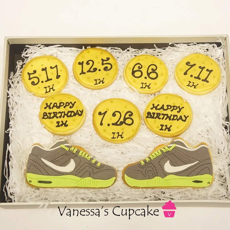1pcs Sneakers Sport Shoes Moldes Metal Cookie Cutter patisserie reposteria Macaron Cupcake Fondant Cake Tool Kitchen Accessories