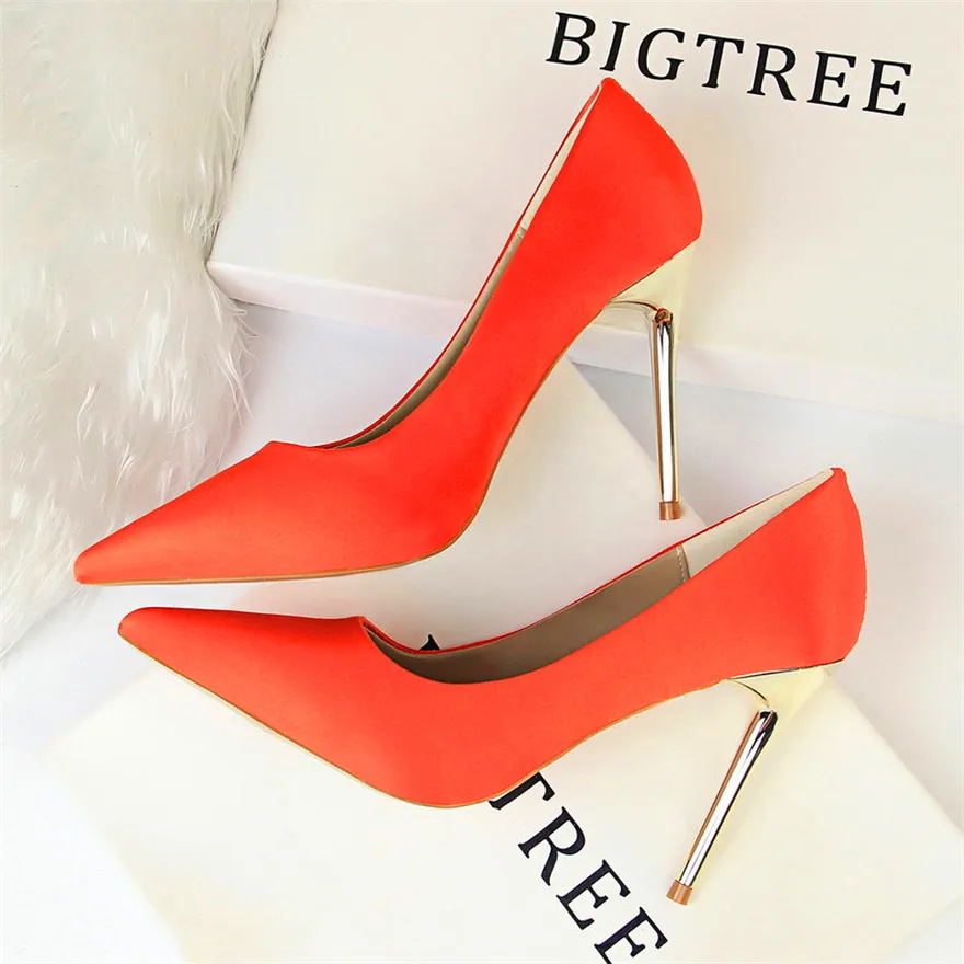 Большие размеры 34-43; Модные женские свадебные туфли на металлическом каблуке; Новая однотонная шелковая мелкая лаконичная женская обувь; туфли на высоком каблуке с острым носком - Цвет: Orange Red