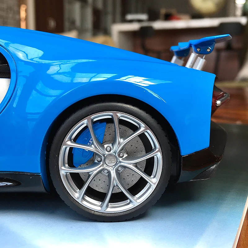 1/18 Bugatti погружной суперкар литой металлический Настольный дисплей Коллекционная модель