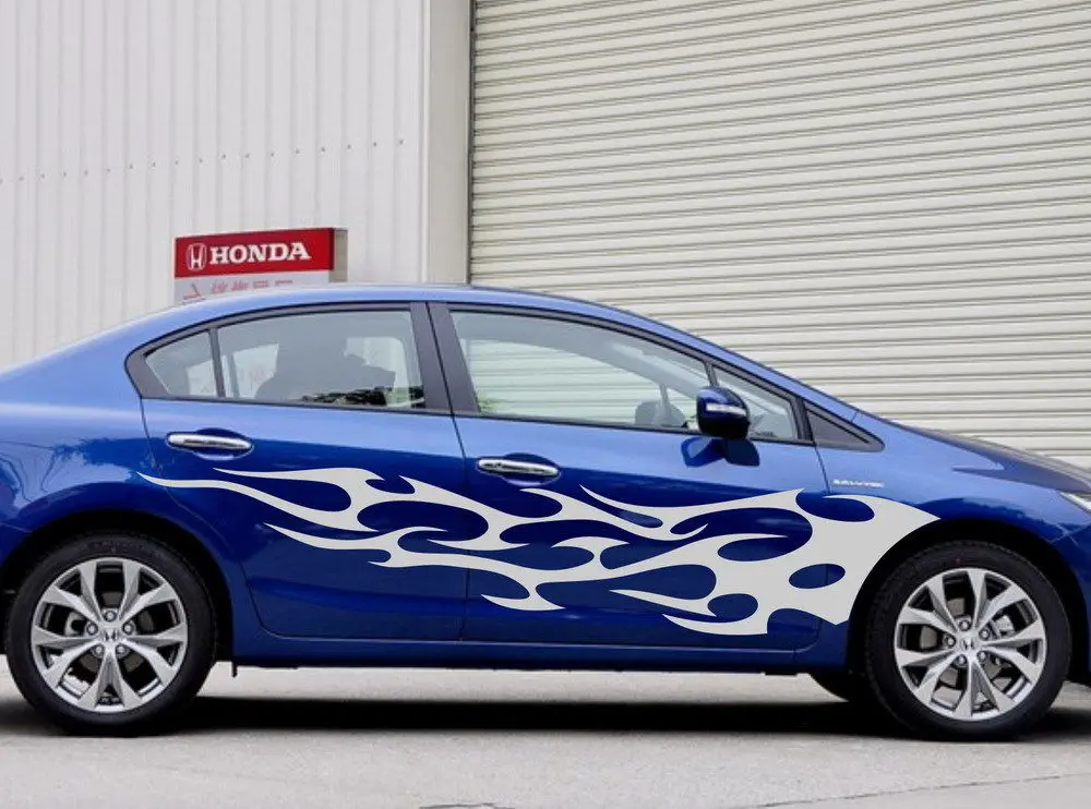 Аэрография на синюю машину. Наклейки на синюю машину. Виниловые наклейки на авто. Наклейки на синюю машину. Стильные наклейки на машину.